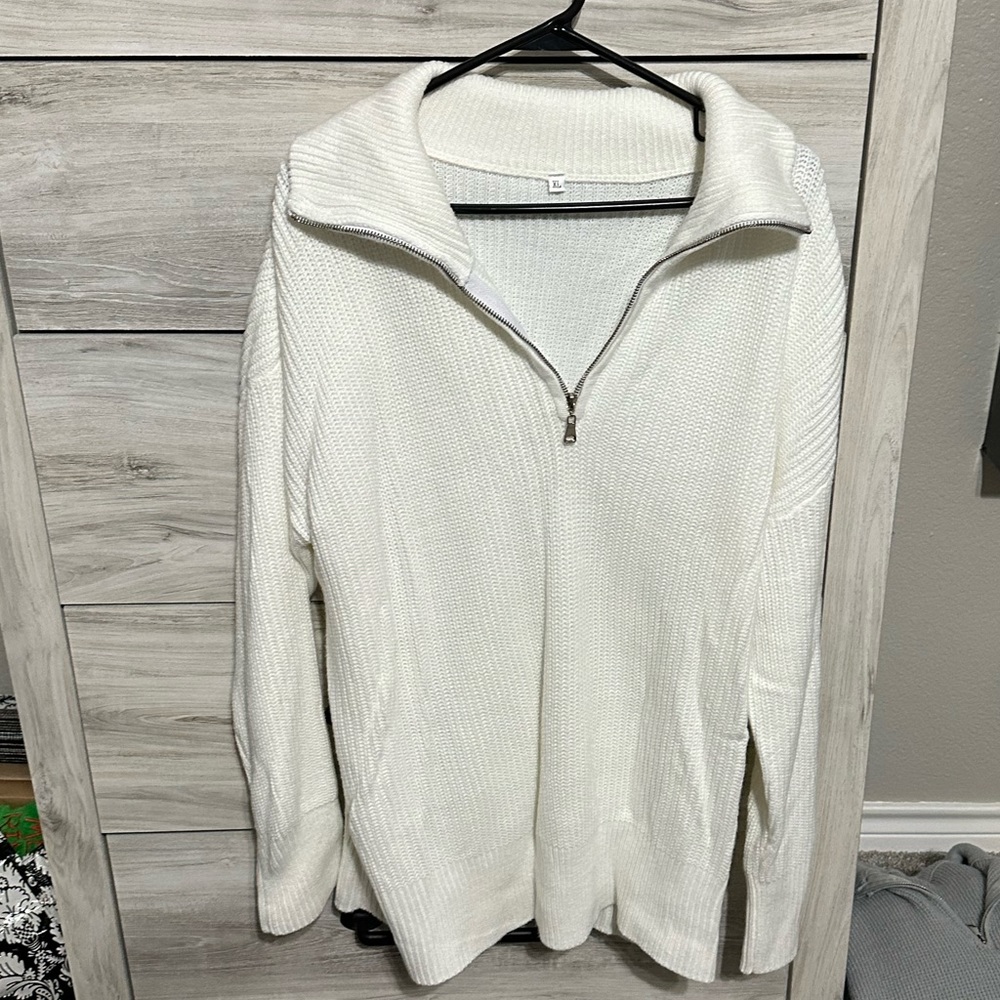 💜5 for $20 White Quarter Zip Sweater